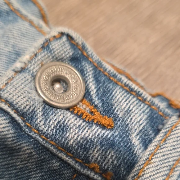 Zara Trafaluc Denimwear Rose Embroidered High Rise Shorts - Picture 10 of 16